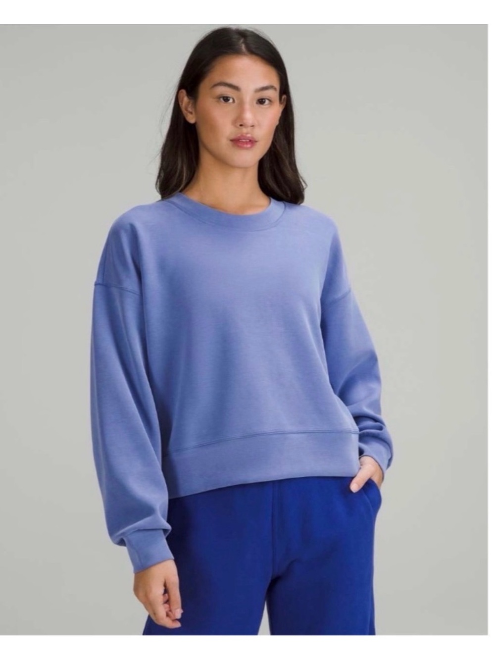 Lululemon Women’s Perfectly Oversized Softstreme Cropped Crew - Picture 4 of 7